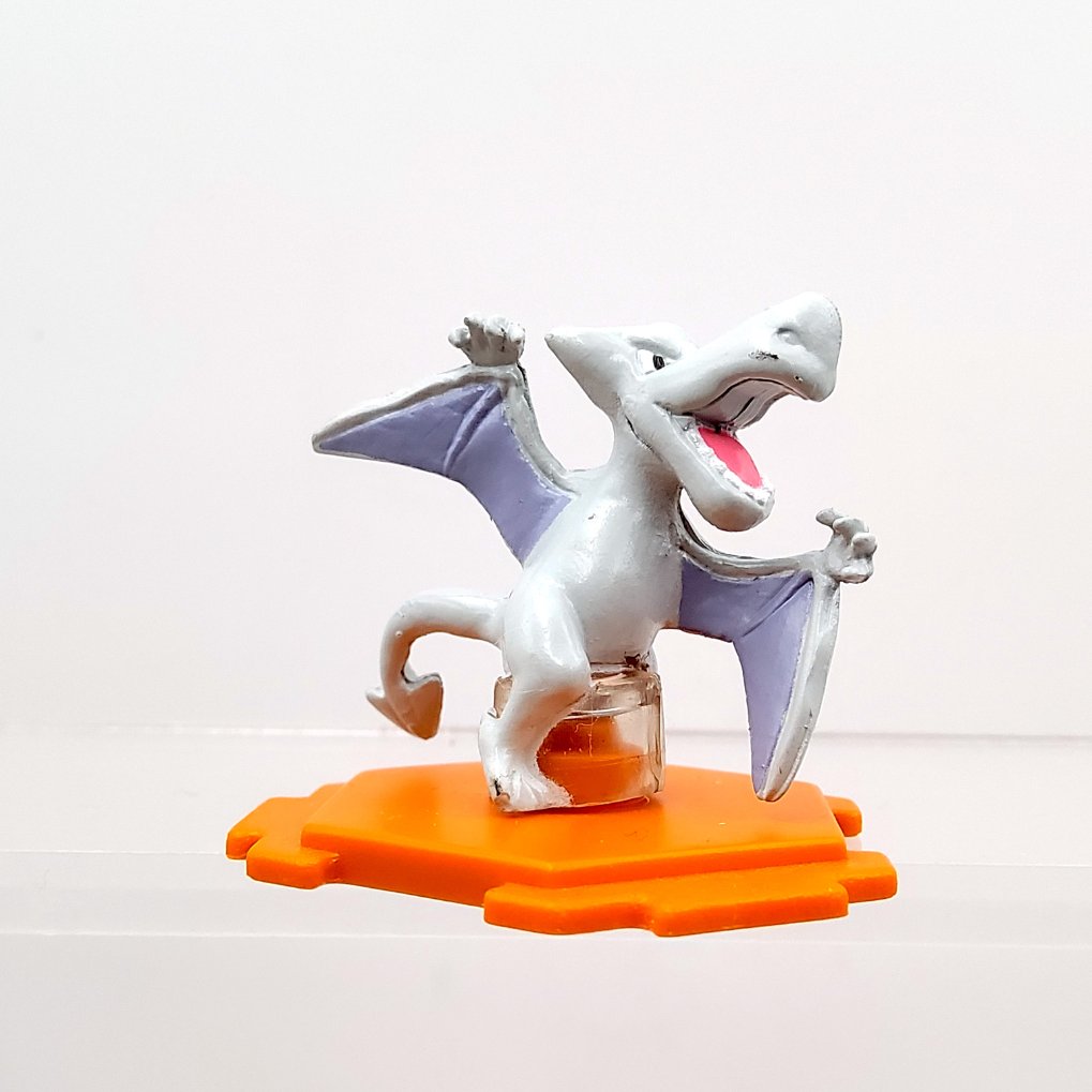 142 Aerodactyl Ptéra Pokemon Themed Pokeball