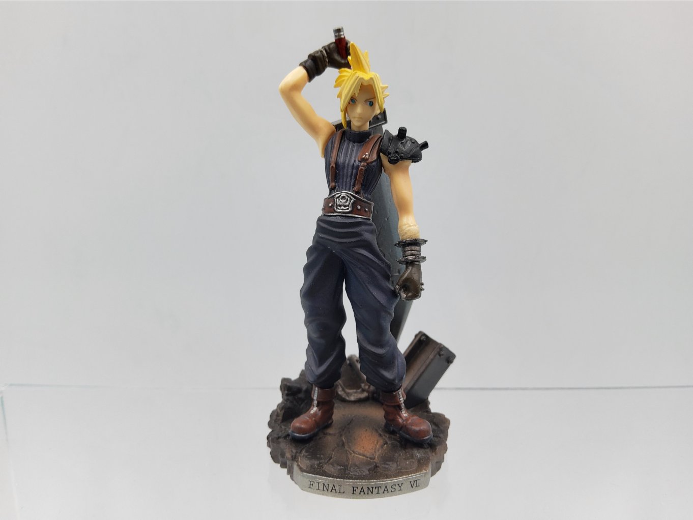 Final Fantasy VII 10th Anniversary Trading Arts Mini Figure – Complete Set Neuf00003