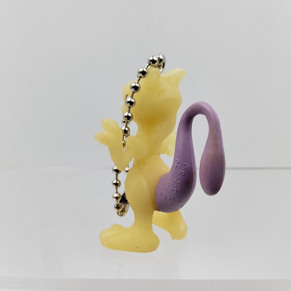 Keychain Pokemon Holder - Mewtwo Semi Clear B00002