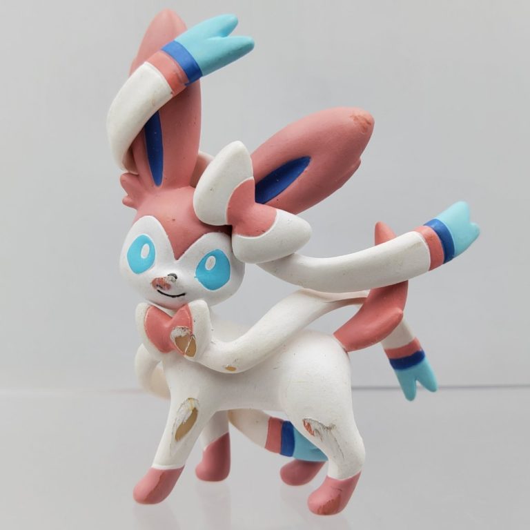 Grande peluche Pokémon Sylveon • Ma Peluche Grande peluche Pokémon Sylveon • Ma Peluche