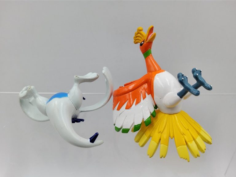 Ofe spéciale figurine Pokemon GK Charizard Mew Lugia Gyarados Chikorita ho-oh Celebi Console de jeu fantaisie modèle d'action cadeau de noël pour