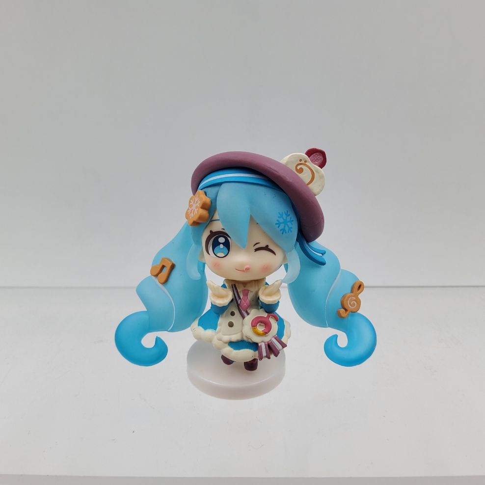 Piapro Characters Figure – Bandai Shokugan Snow Miku 2026 Collection – Yuki Miku A Ver.
