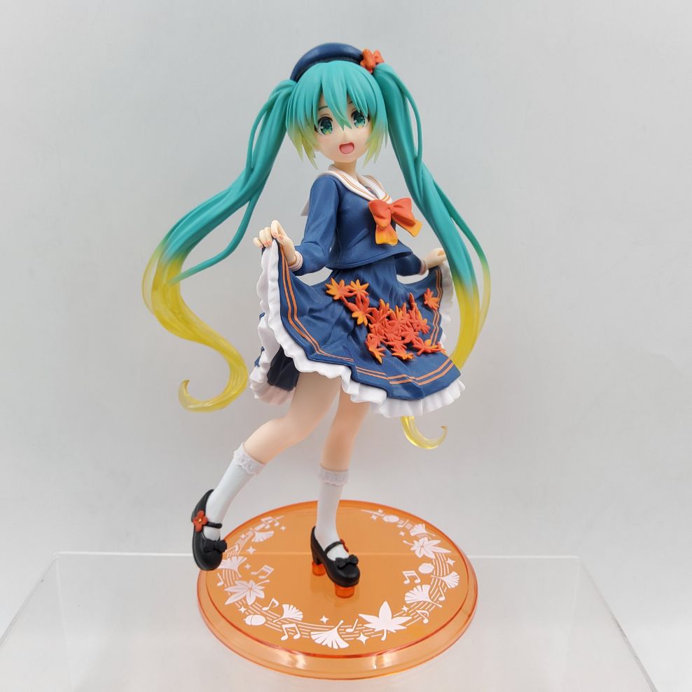 Piapro Characters Figure – Hatsune Miku 3rd Season Autumn Ver.